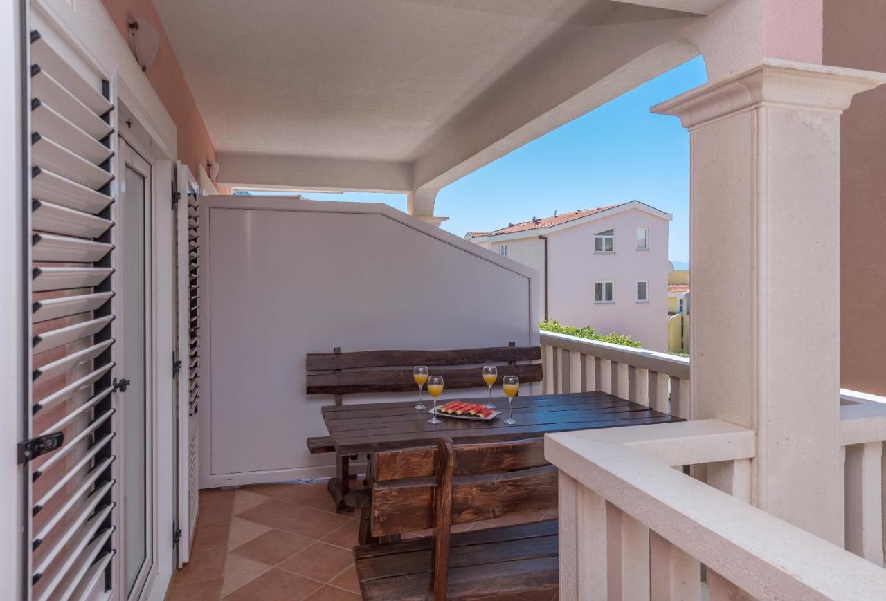 Skiljini Dvori - Apartman Makarska Esterno foto